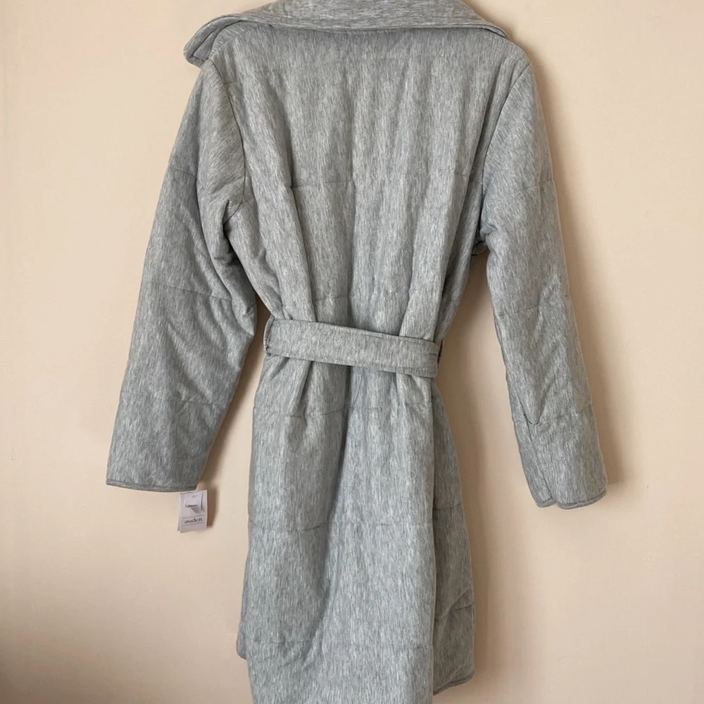 Auden light gray quilted robe NWT